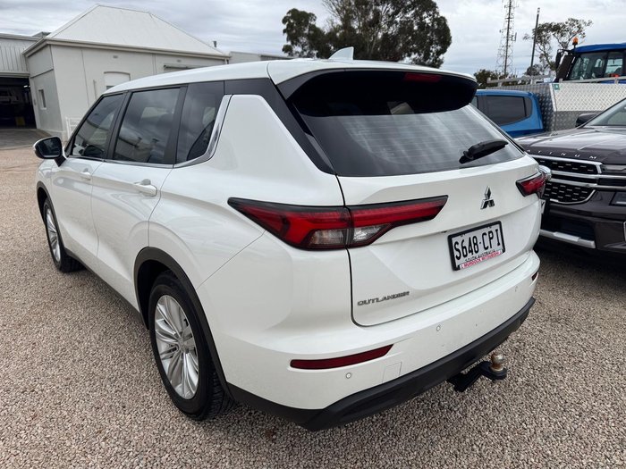 2022 Mitsubishi Outlander ES ZM MY22.5 White