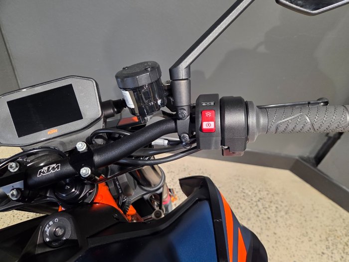 2024 Ktm 890 DUKE ORANGE