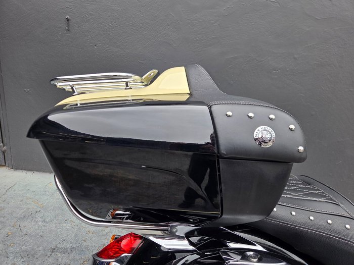 2017 Indian CHIEF CLASSIC BLACK
