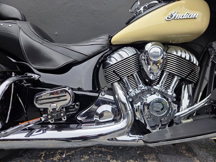 2017 Indian CHIEF CLASSIC BLACK