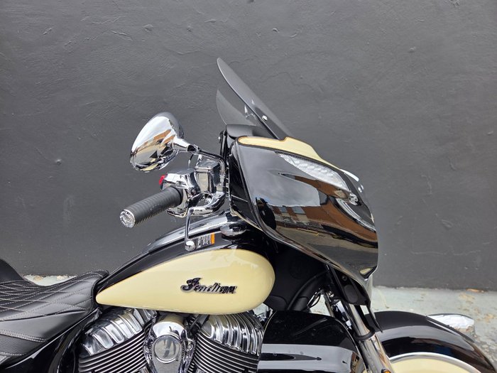 2017 Indian CHIEF CLASSIC BLACK