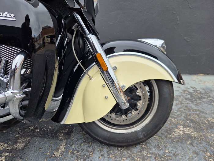 2017 Indian CHIEF CLASSIC BLACK