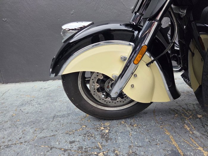 2017 Indian CHIEF CLASSIC BLACK