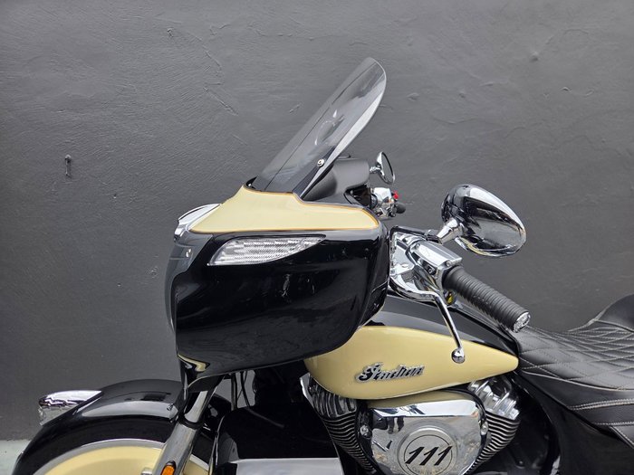 2017 Indian CHIEF CLASSIC BLACK