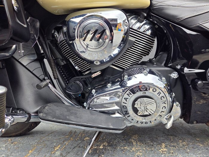2017 Indian CHIEF CLASSIC BLACK