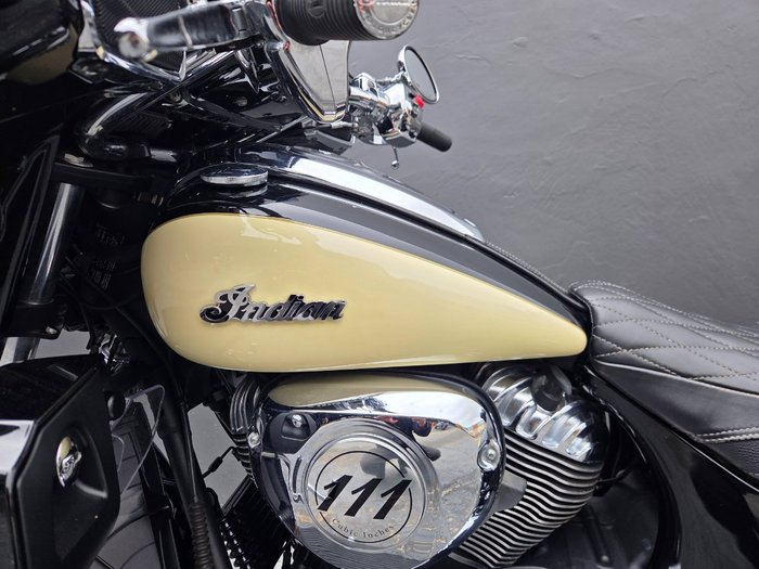 2017 Indian CHIEF CLASSIC BLACK