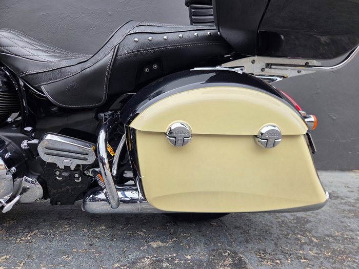 2017 Indian CHIEF CLASSIC BLACK