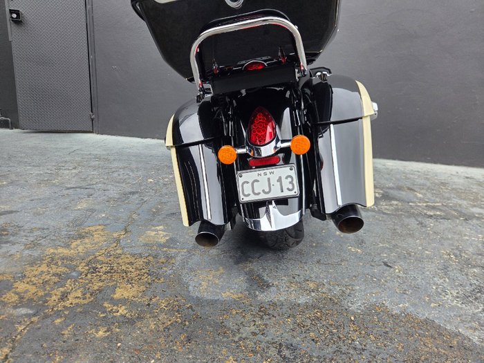2017 Indian CHIEF CLASSIC BLACK