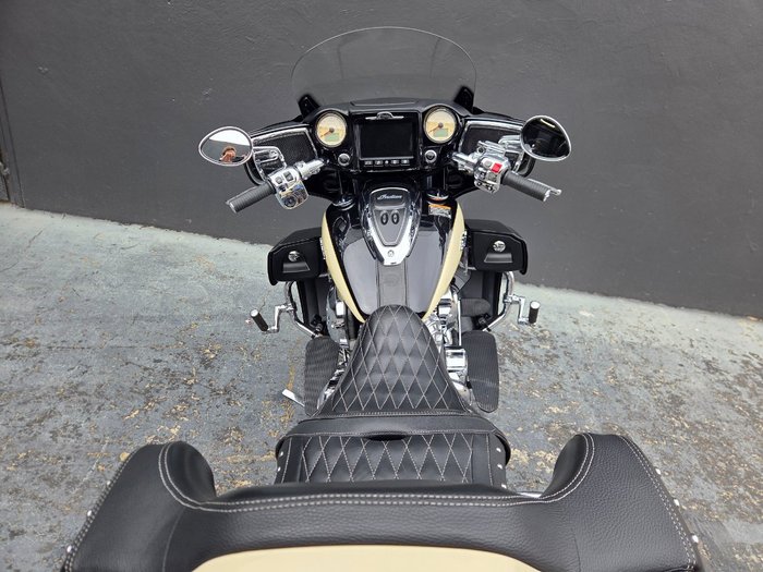 2017 Indian CHIEF CLASSIC BLACK