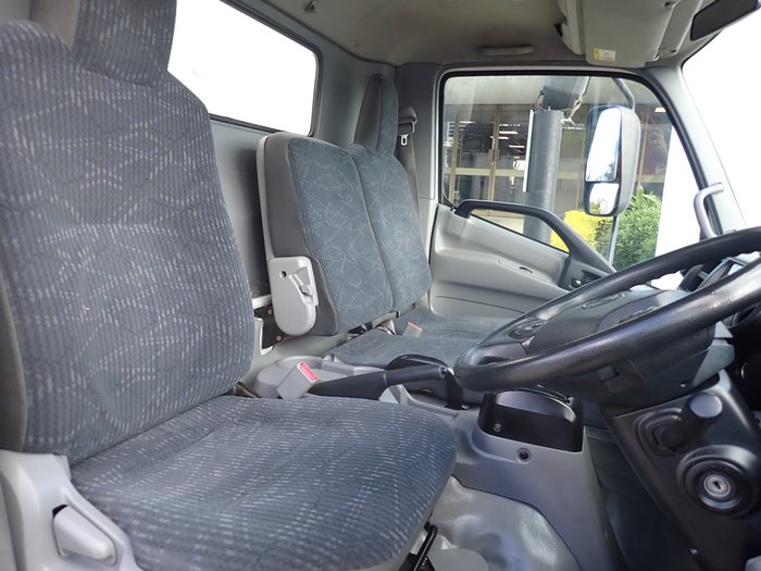 2022 HINO DUTRO 300