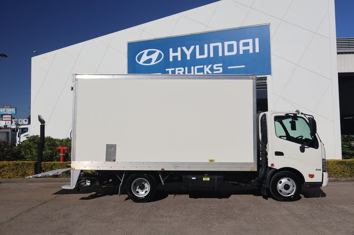 2022 HINO DUTRO 300