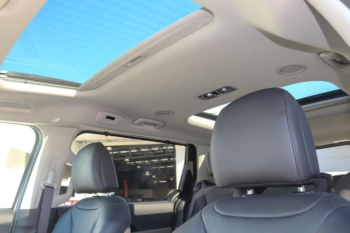 2025 Kia Carnival GT-Line HEV
