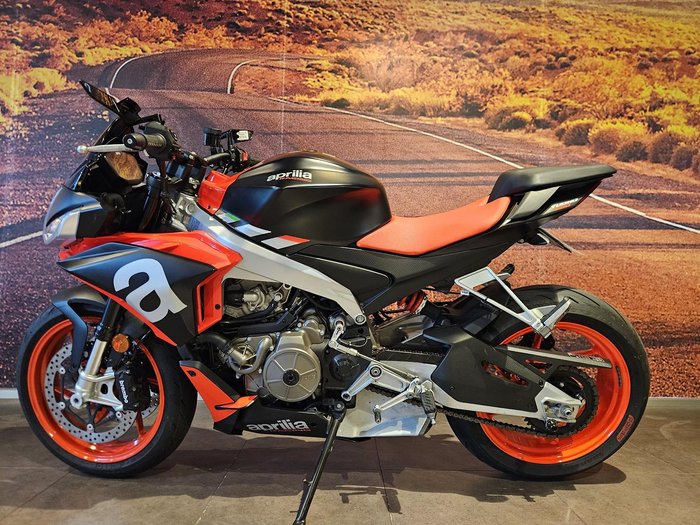 2022 Aprilia Tuono 660 LAMS Tuono Black