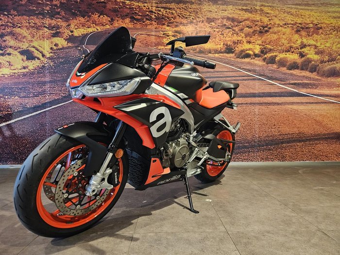 2022 Aprilia Tuono 660 LAMS Tuono Black