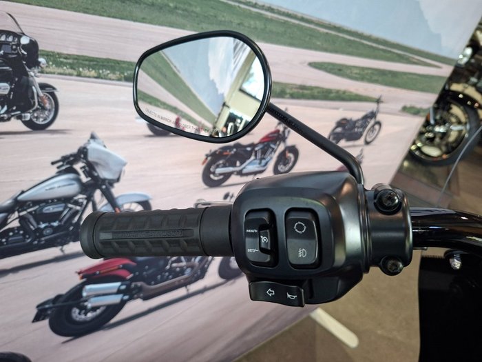 2025 HARLEY-DAVIDSON FLHC HERITAGE CLASSIC (117)