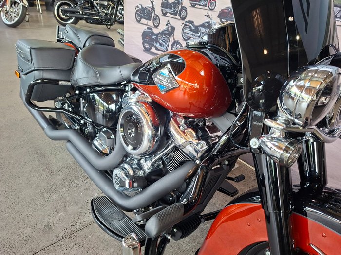 2025 HARLEY-DAVIDSON FLHC HERITAGE CLASSIC (117)