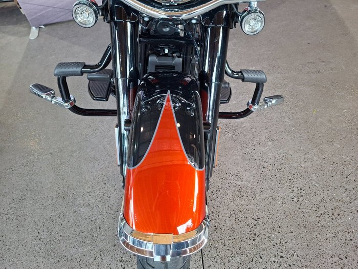 2025 HARLEY-DAVIDSON FLHC HERITAGE CLASSIC (117)