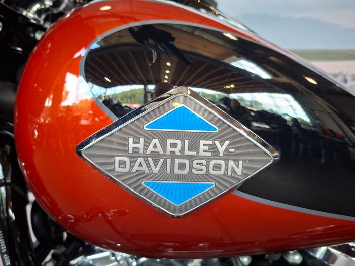 2025 HARLEY-DAVIDSON FLHC HERITAGE CLASSIC (117)