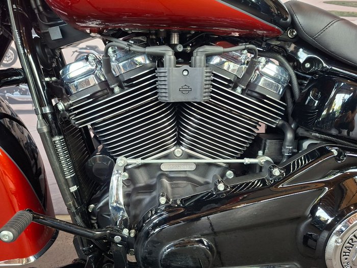 2025 HARLEY-DAVIDSON FLHC HERITAGE CLASSIC (117)