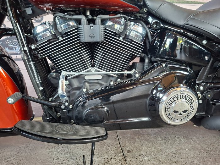 2025 HARLEY-DAVIDSON FLHC HERITAGE CLASSIC (117)