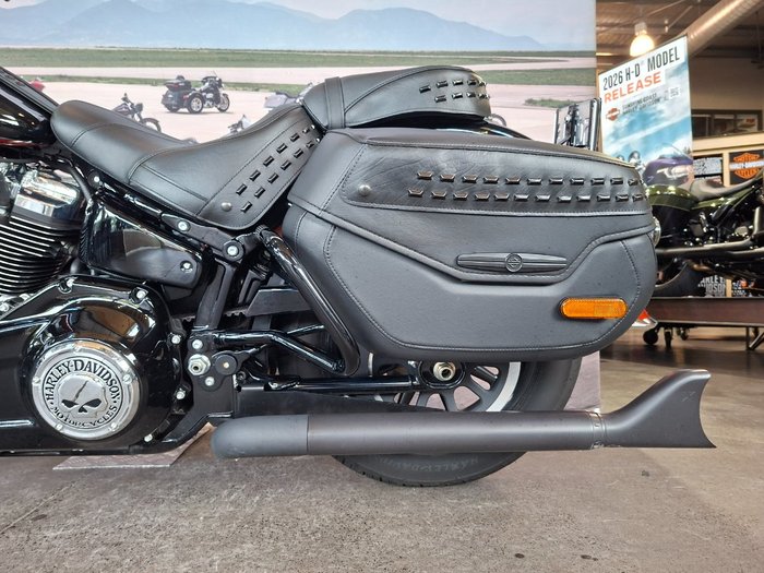 2025 HARLEY-DAVIDSON FLHC HERITAGE CLASSIC (117)