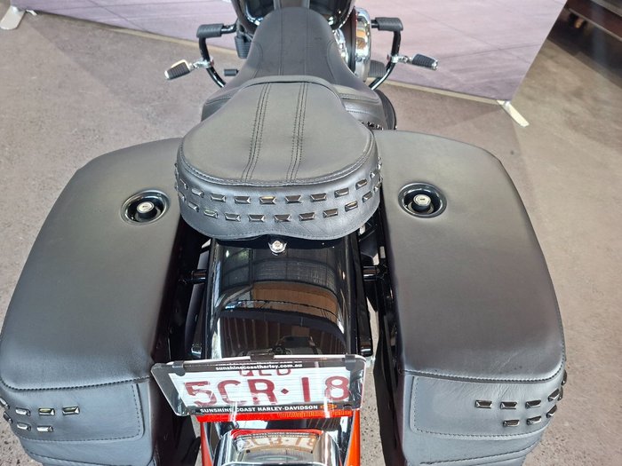 2025 HARLEY-DAVIDSON FLHC HERITAGE CLASSIC (117)