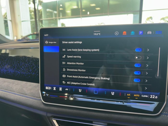 2026 Volkswagen Tiguan 200TSI eHybrid R-Line