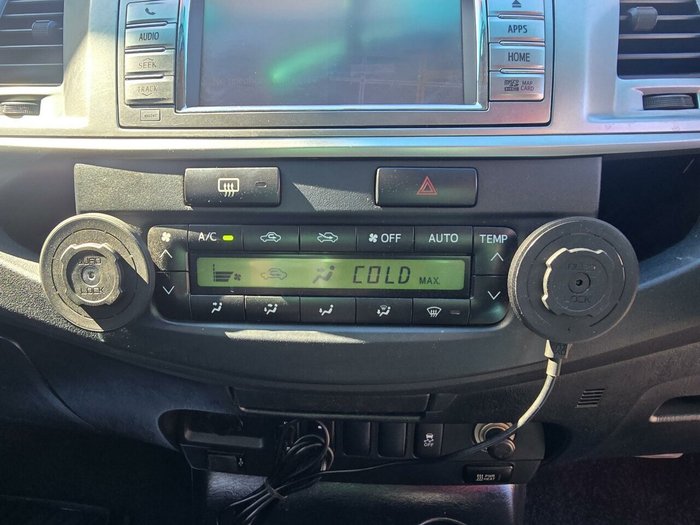 2013 Toyota Hilux SR5