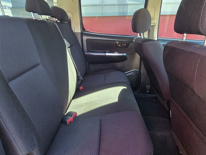 2013 Toyota Hilux SR5