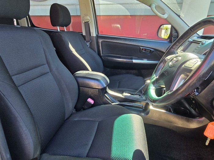 2013 Toyota Hilux SR5