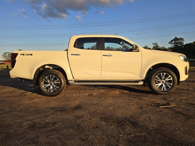 2025 Isuzu D-MAX