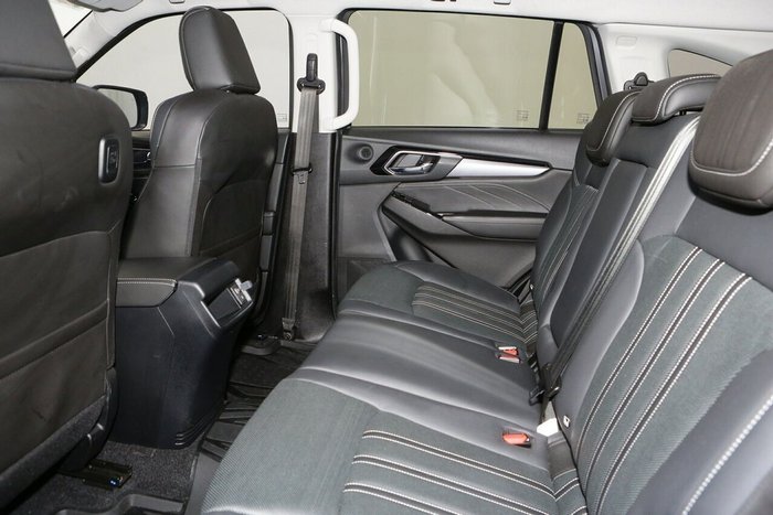 2022 Isuzu MU-X LS-T