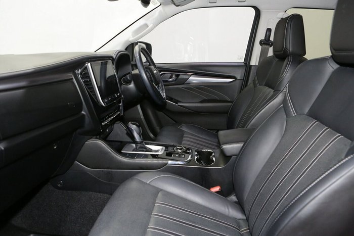2022 Isuzu MU-X LS-T