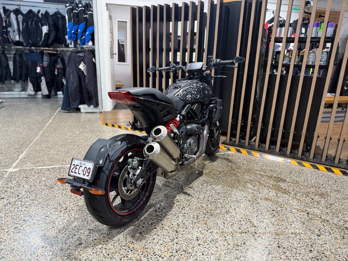 2022 Indian FTR 1200 S Black