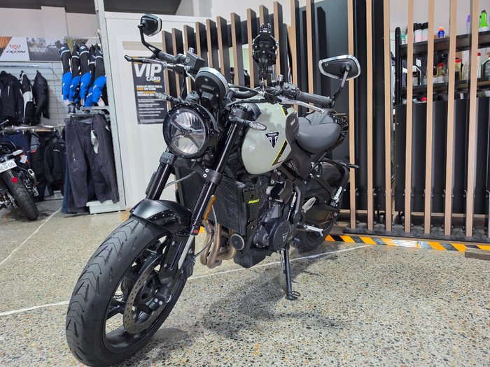 2026 Triumph 2026 Triumph 660CC TRIDENT 660 Road GREY