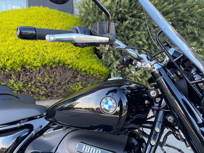 2023 BMW Motorrad R 18 CLASSIC HIGHLINE Black