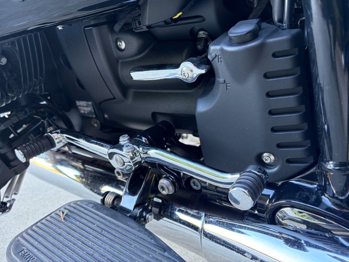 2023 BMW Motorrad R 18 CLASSIC HIGHLINE Black