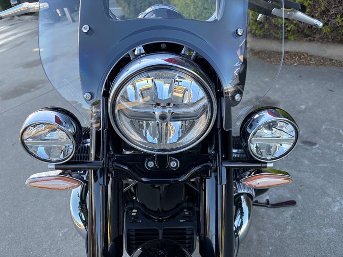 2023 BMW Motorrad R 18 CLASSIC HIGHLINE Black