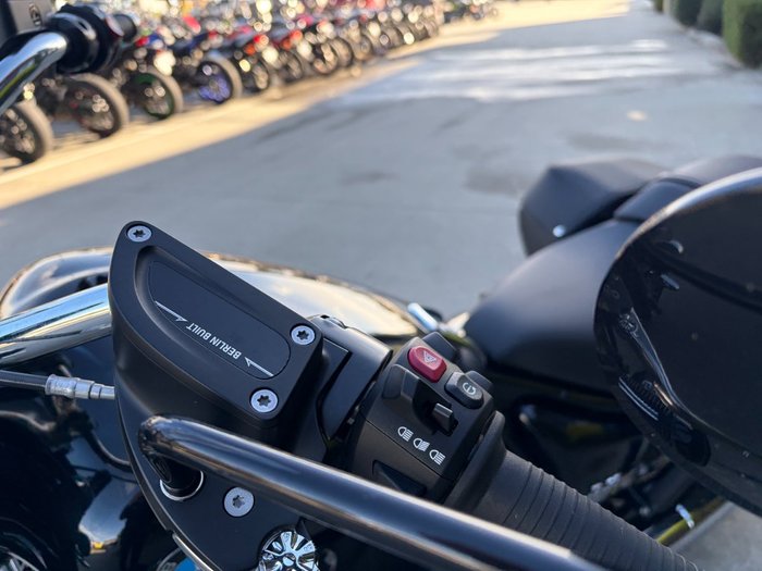 2023 BMW Motorrad R 18 CLASSIC HIGHLINE Black