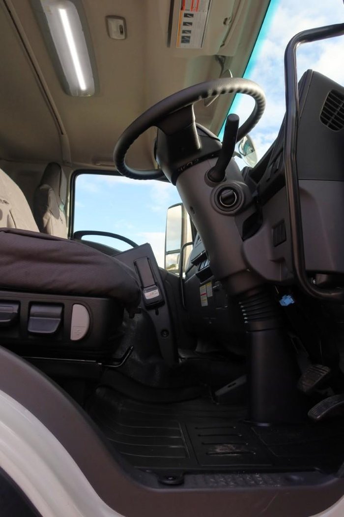 2026 Isuzu F Series FVY 260-300 AT R67