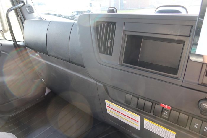 2026 Isuzu F Series FVY 260-300 AT R67
