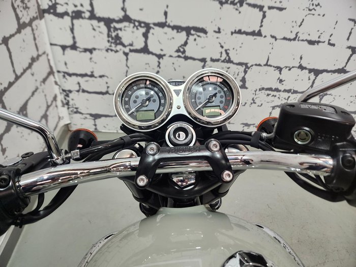 2026 Triumph Bonneville T100 (900cc) Bonneville Grey
