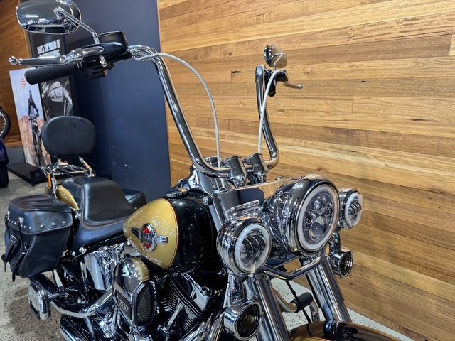 2017 HARLEY-DAVIDSON FLSTC HERITAGE SOFTAIL CLASSIC