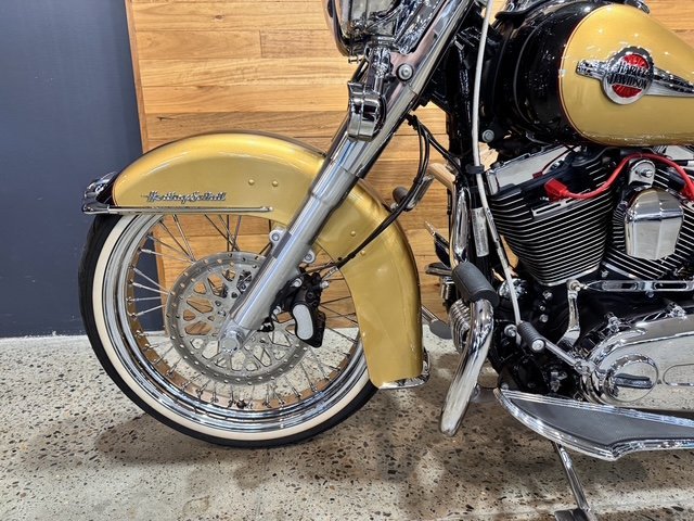 2017 HARLEY-DAVIDSON FLSTC HERITAGE SOFTAIL CLASSIC