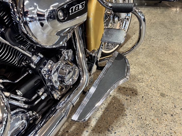 2017 HARLEY-DAVIDSON FLSTC HERITAGE SOFTAIL CLASSIC