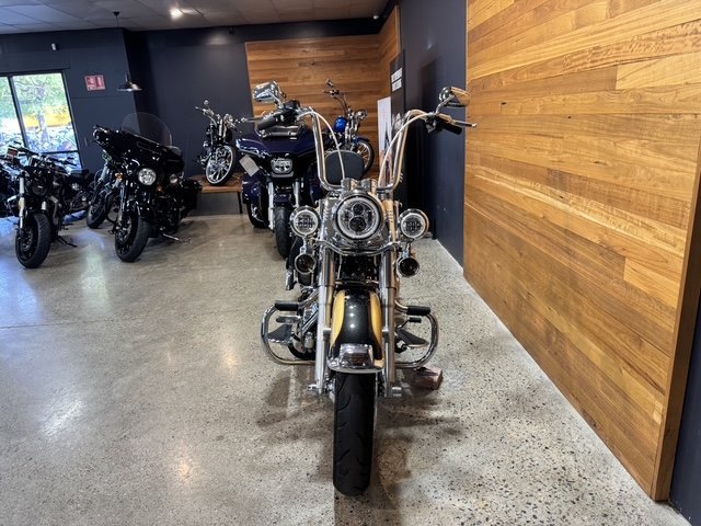 2017 HARLEY-DAVIDSON FLSTC HERITAGE SOFTAIL CLASSIC