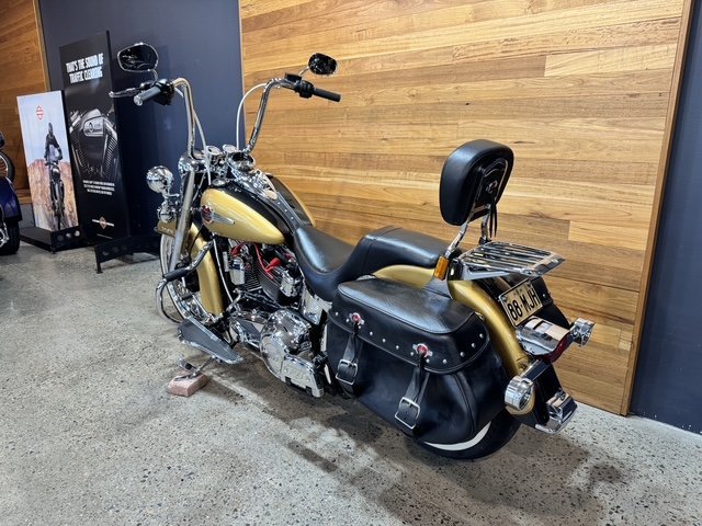 2017 HARLEY-DAVIDSON FLSTC HERITAGE SOFTAIL CLASSIC