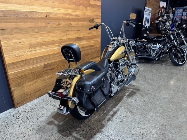 2017 HARLEY-DAVIDSON FLSTC HERITAGE SOFTAIL CLASSIC