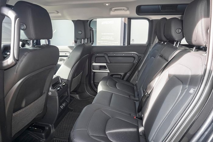 2023 Land Rover Defender 110 D300 SE