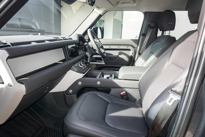 2023 Land Rover Defender 110 D300 SE